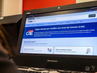 Edificio de la Tesorería General de la República en proceso de atención a usuarios con CAE