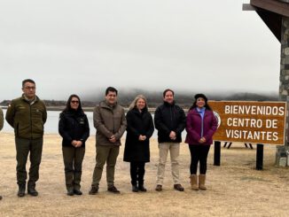 Autoridades revisando infraestructura y senderos turísticos en el Parque Nacional Torres del Paine