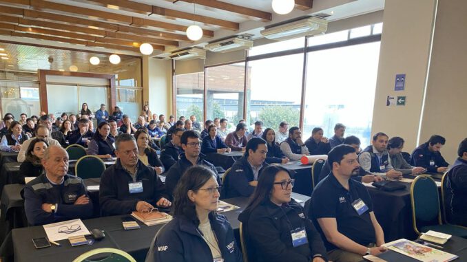 Funcionarios de INDAP reunidos en una jornada de alineamiento estratégico en Puerto Montt