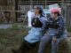 La cineasta Cons Gallardo junto a la machi Marcelina en un fotograma del documental La búsqueda del otro