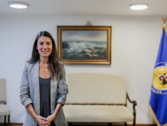 La ministra de Educación, María Paz Arzola, presenta medidas para mejorar la calidad del aprendizaje en las escuelas chilenas.
